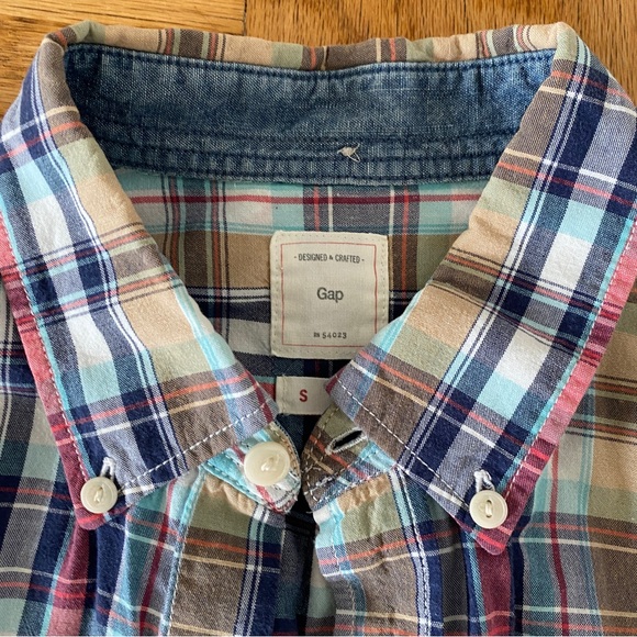 Gap Plaid Short Sleeve Button Down Shirt, Casual, Size Small - Picture 2 of 7